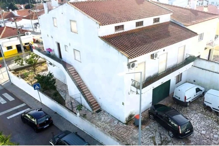 Moradia T5 para Venda em Santa Maria do Castelo e Santiago e Santa Susana Foto 35