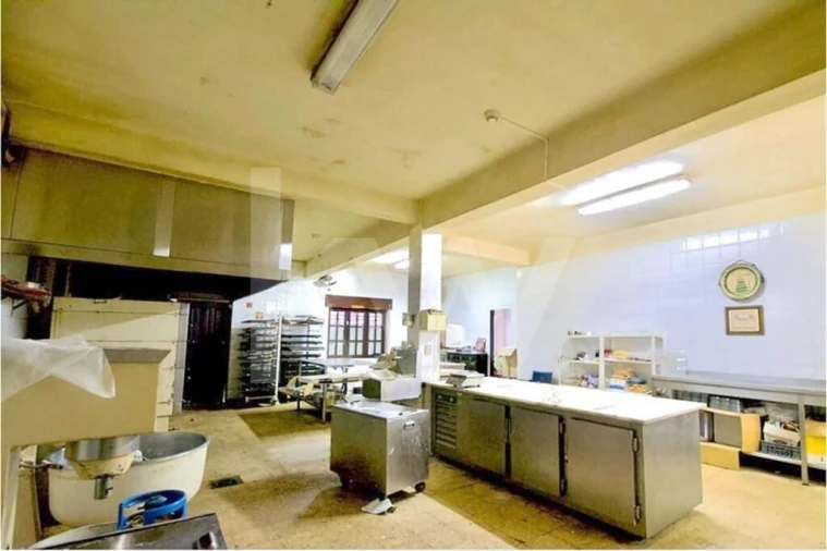 Moradia T5 para Venda em Santa Maria do Castelo e Santiago e Santa Susana Foto 26