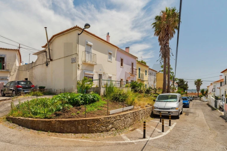 Moradia T4 para Venda em Ajuda