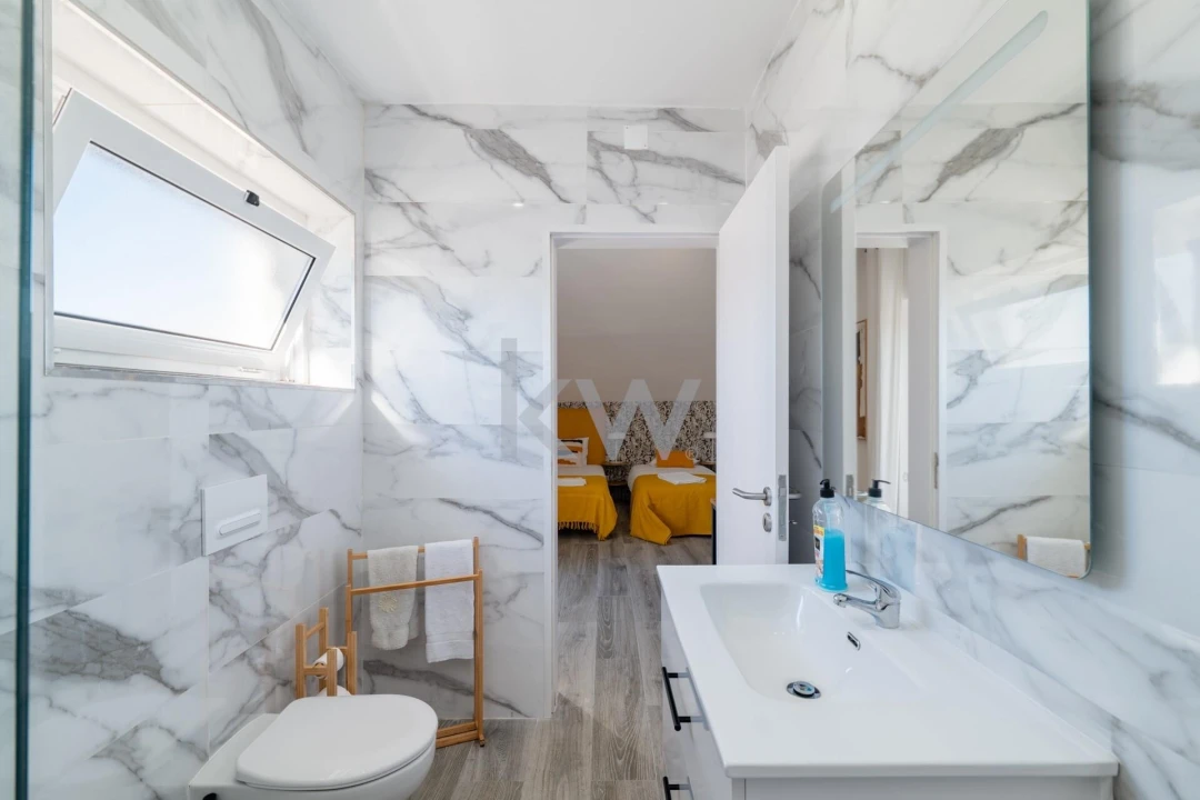 Prédio para Venda em Carregado e Cadafais Foto 36