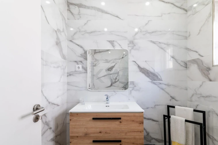 Prédio para Venda em Carregado e Cadafais Foto 13