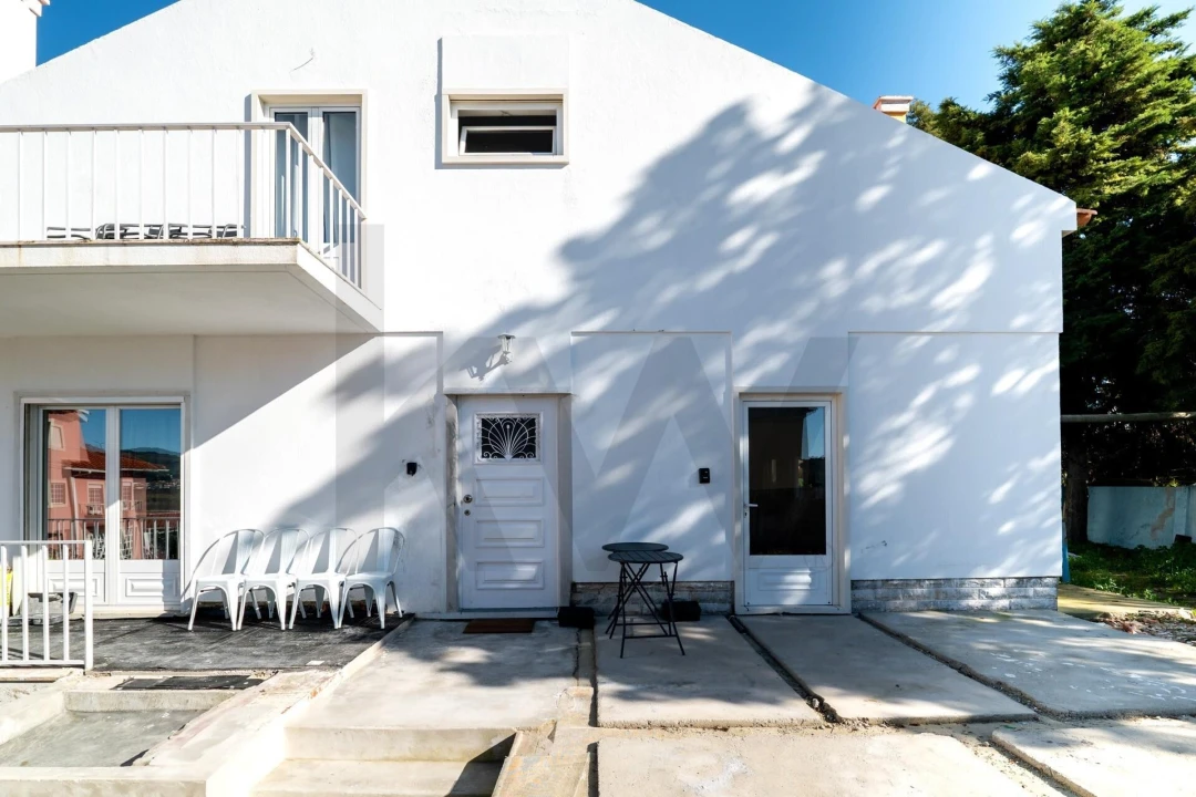 Prédio para Venda em Carregado e Cadafais Foto 1