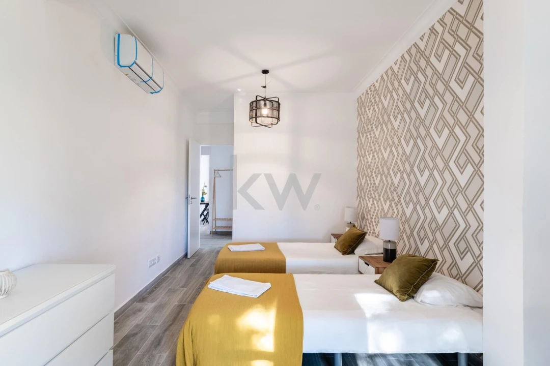 Prédio para Venda em Carregado e Cadafais Foto 16