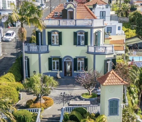 Moradia T5 para Venda em Funchal (Santa Luzia)