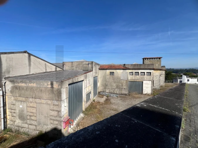 Armazém para Venda em Rebordões Foto 7