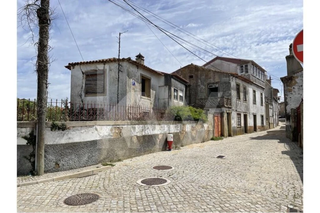 Moradia T6 para Venda em Figueira de Castelo Rodrigo Foto 6