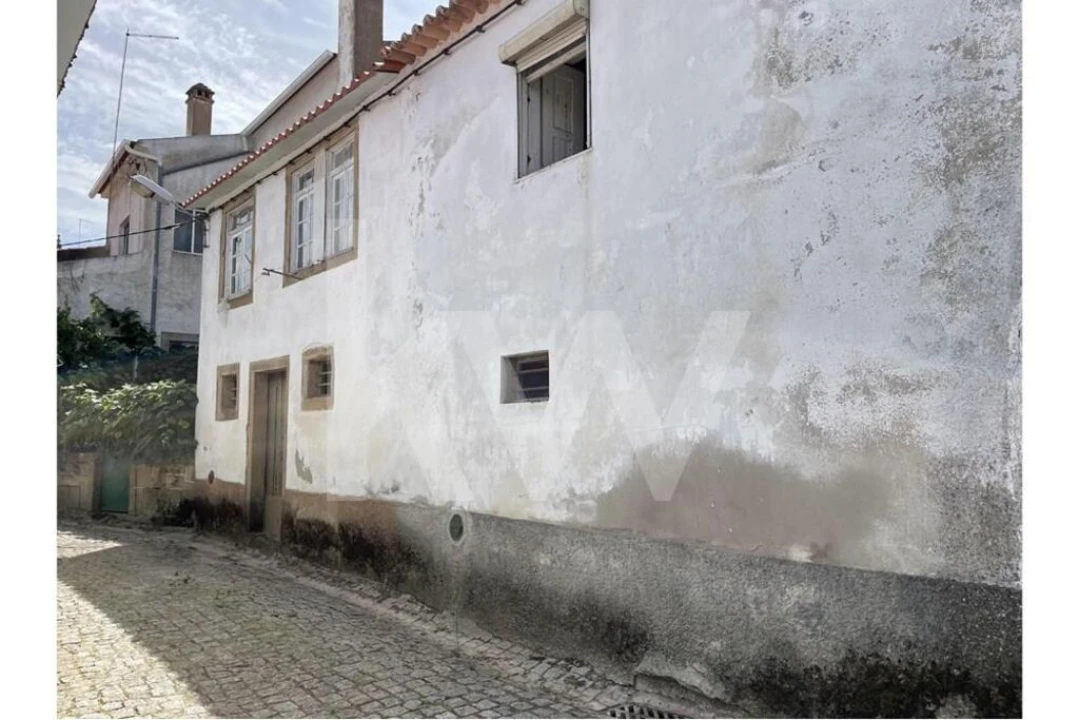 Moradia T6 para Venda em Figueira de Castelo Rodrigo Foto 7