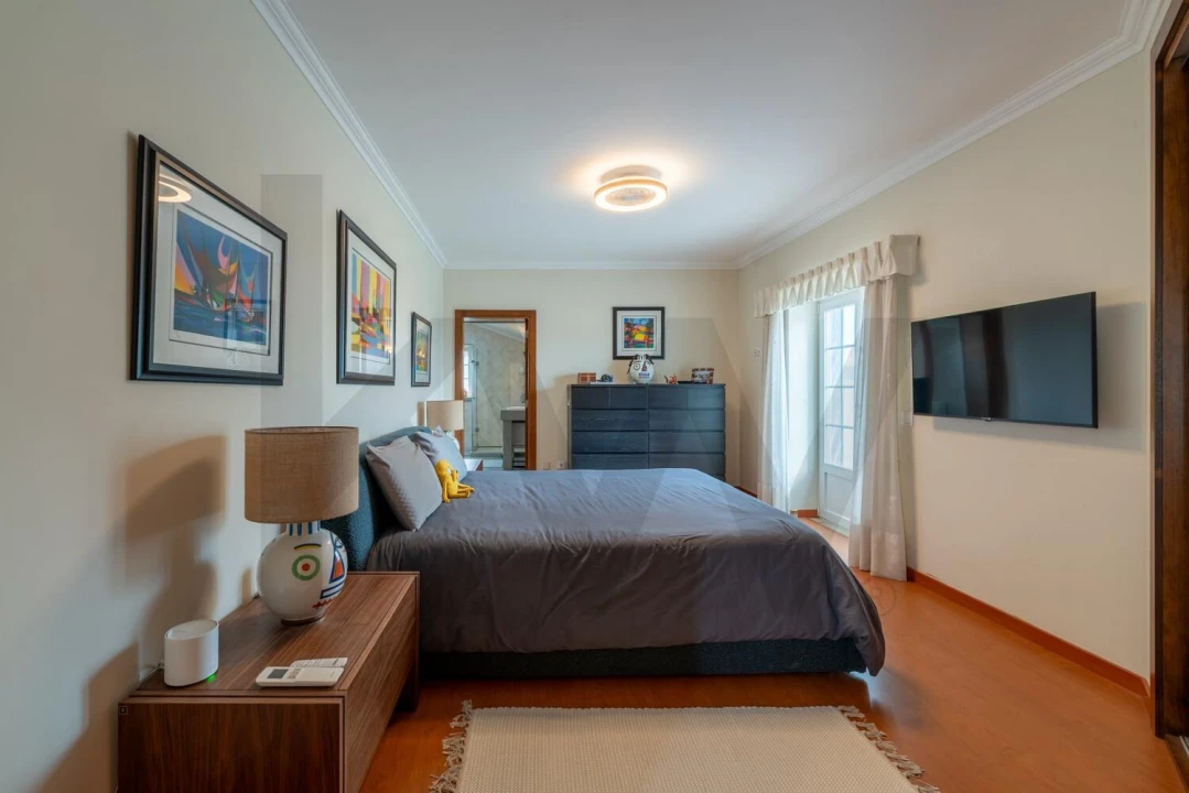 Moradia T4 para Venda em Reguengo Grande Foto 9