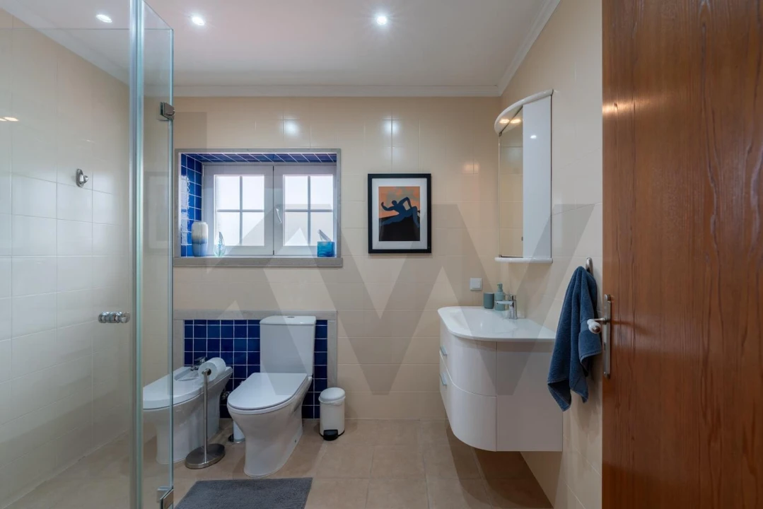 Moradia T4 para Venda em Reguengo Grande Foto 17