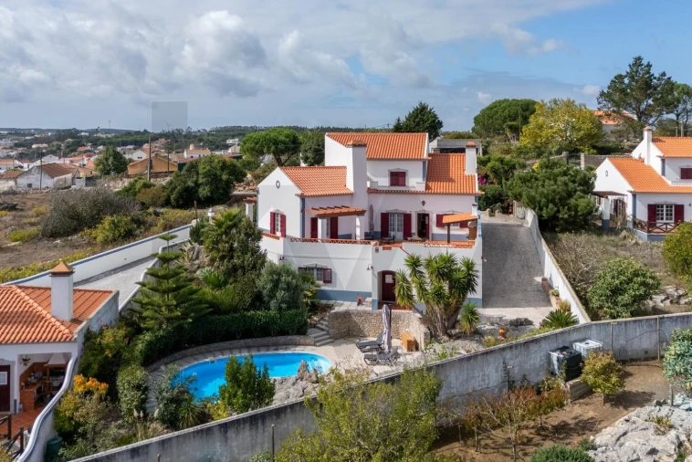 Moradia T4 para Venda em Reguengo Grande Foto 1