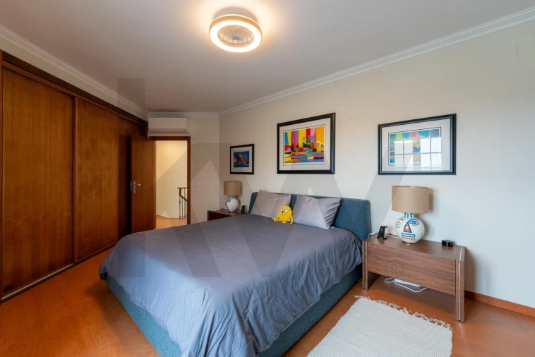 Moradia T4 para Venda em Reguengo Grande Foto 10