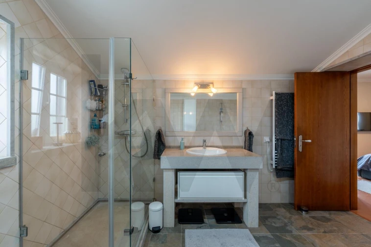 Moradia T4 para Venda em Reguengo Grande Foto 15