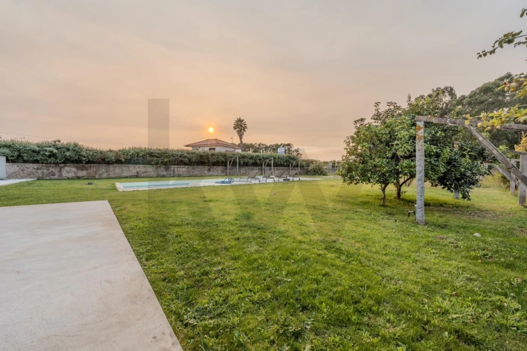 Moradia T3 para Venda em Aveleda Foto 13