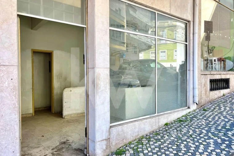 Loja para Arrendamento em Estrela Foto 1