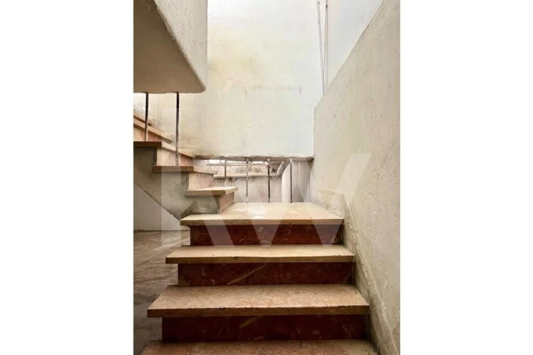 Loja para Arrendamento em Estrela Foto 7