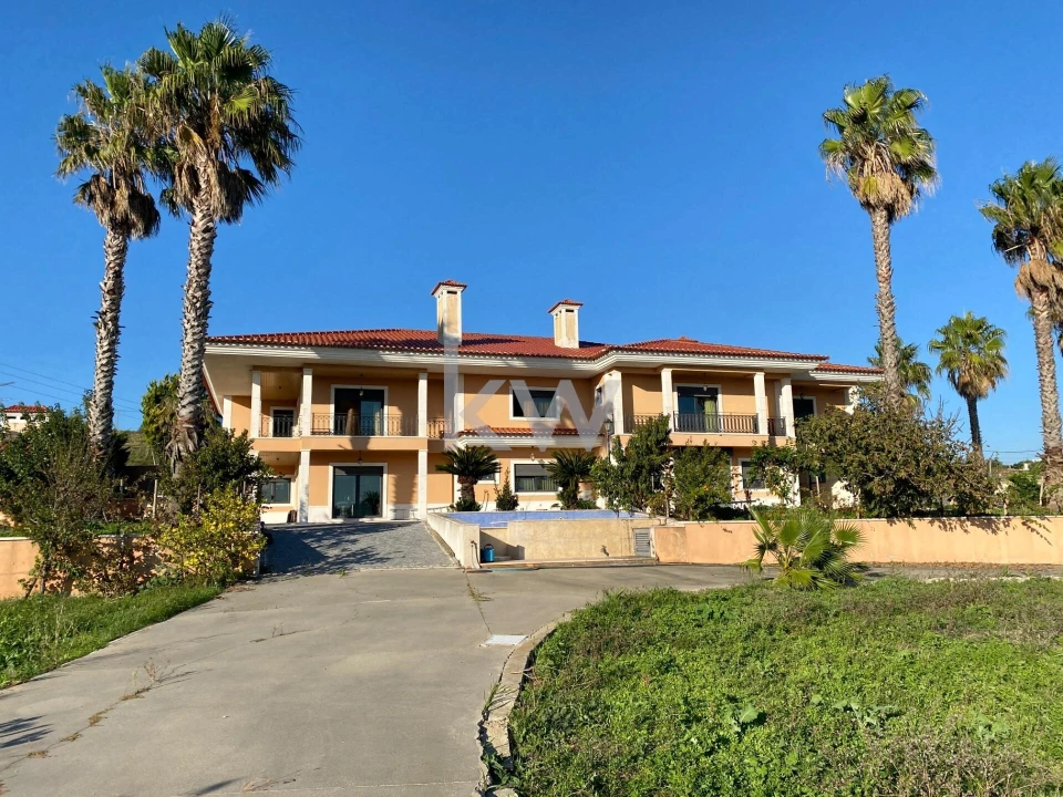 Moradia T8 para Venda em Vila Franca de Xira Foto 1