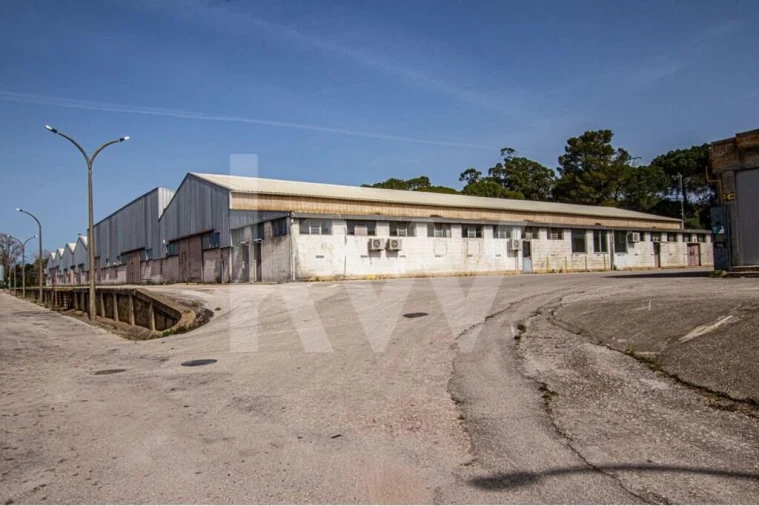 Armazém para Venda em Setubal (São Sebastião) Foto 2