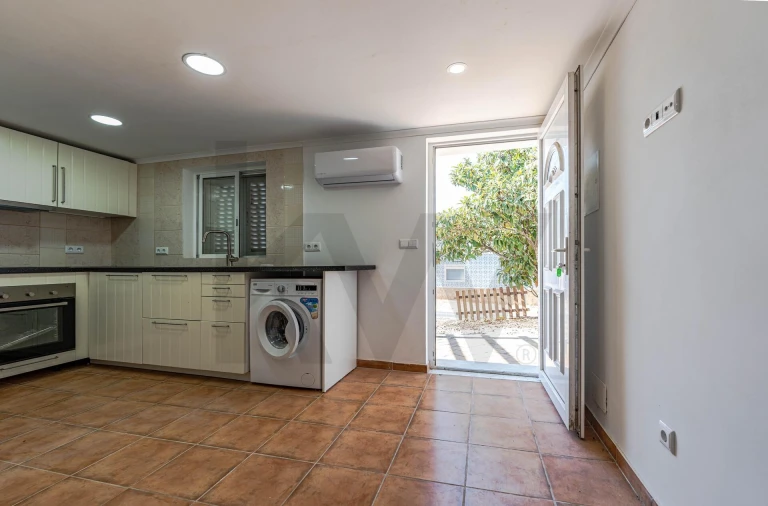 Moradia T3 para Venda em Santa Catarina da Fonte do Bispo Foto 11