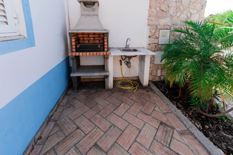 Moradia T3 para Venda em Santa Catarina da Fonte do Bispo Foto 7