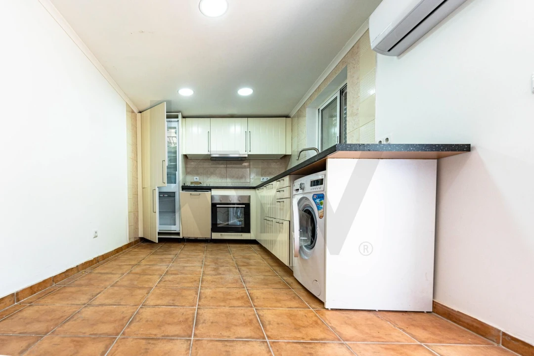 Moradia T3 para Venda em Santa Catarina da Fonte do Bispo Foto 12