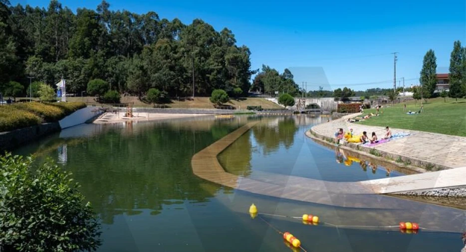 Terreno para Venda em Romariz Foto 4