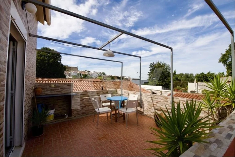 Moradia T5 para Venda em São Bento do Cortiço e Santo Estêvão