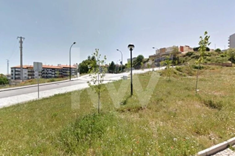 Terreno para Venda em Avelãs de Ambom e Rocamondo Foto 3