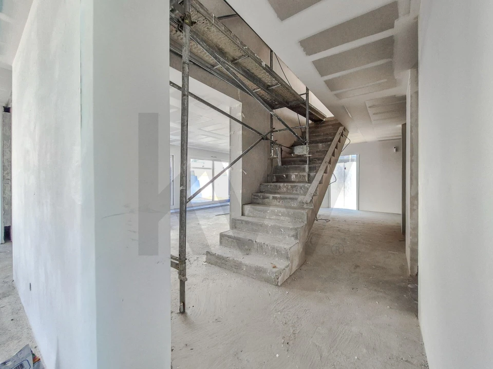 Moradia T4 para Venda em São Domingos de Rana Foto 6