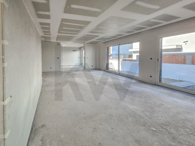 Moradia T4 para Venda em São Domingos de Rana Foto 13