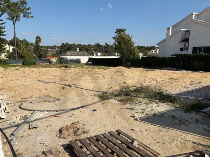 Terreno para Venda em Corroios Foto 1