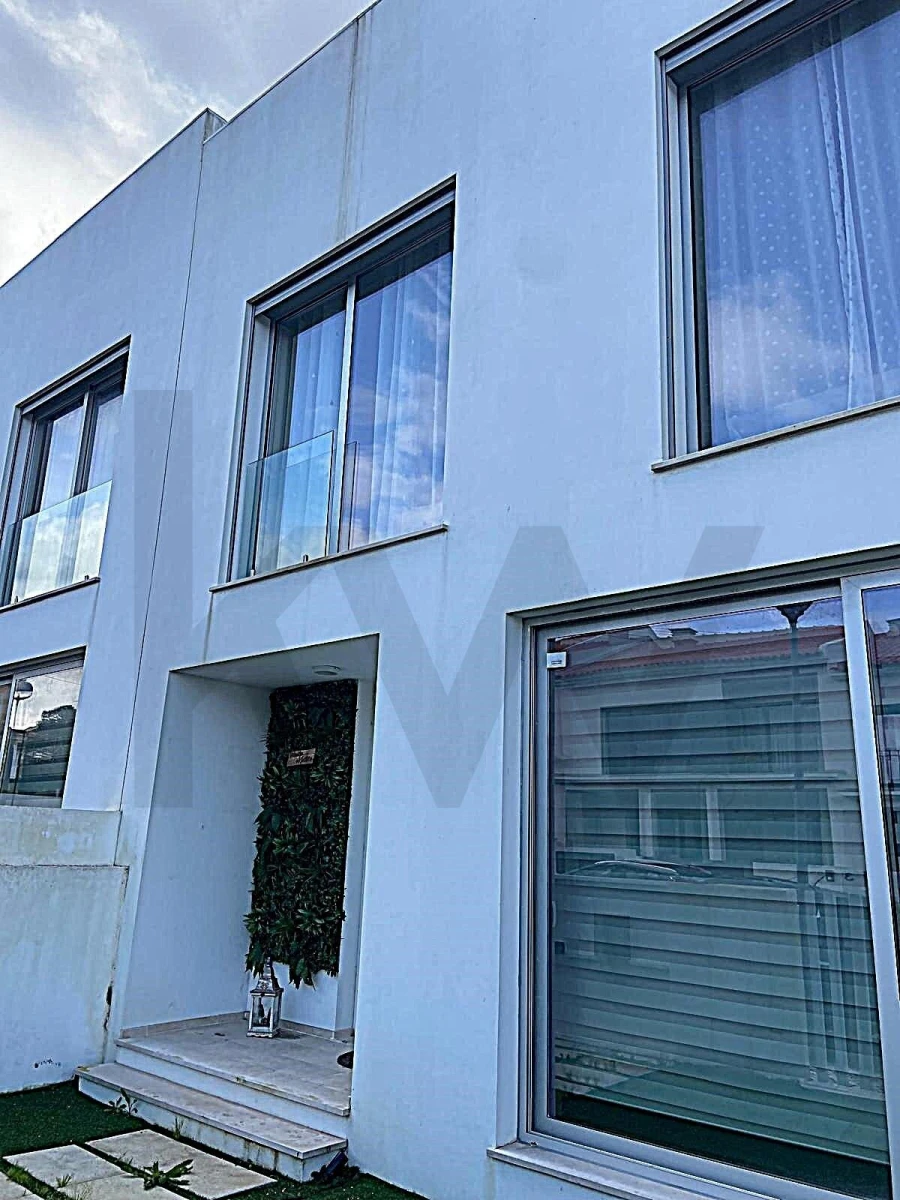 Moradia T3 para Venda em Algueirão-Mem Martins Foto 2