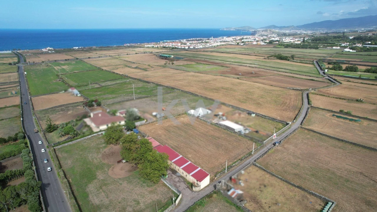 Terreno para Venda em Rabo de Peixe Foto 9