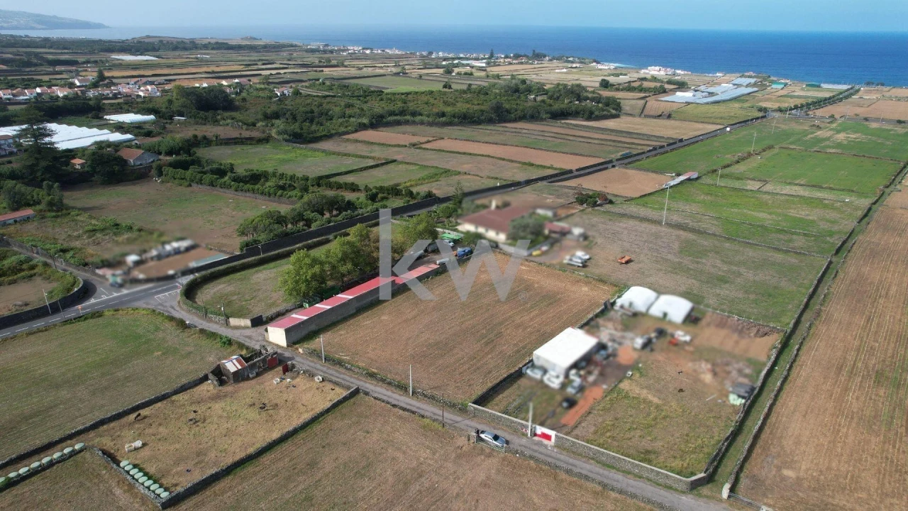 Terreno para Venda em Rabo de Peixe Foto 7