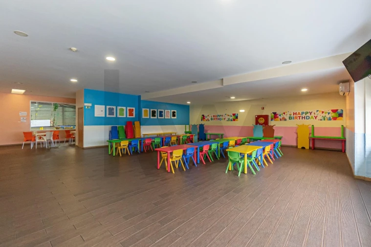 Armazém para Venda em Serzedo e Perosinho Foto 8