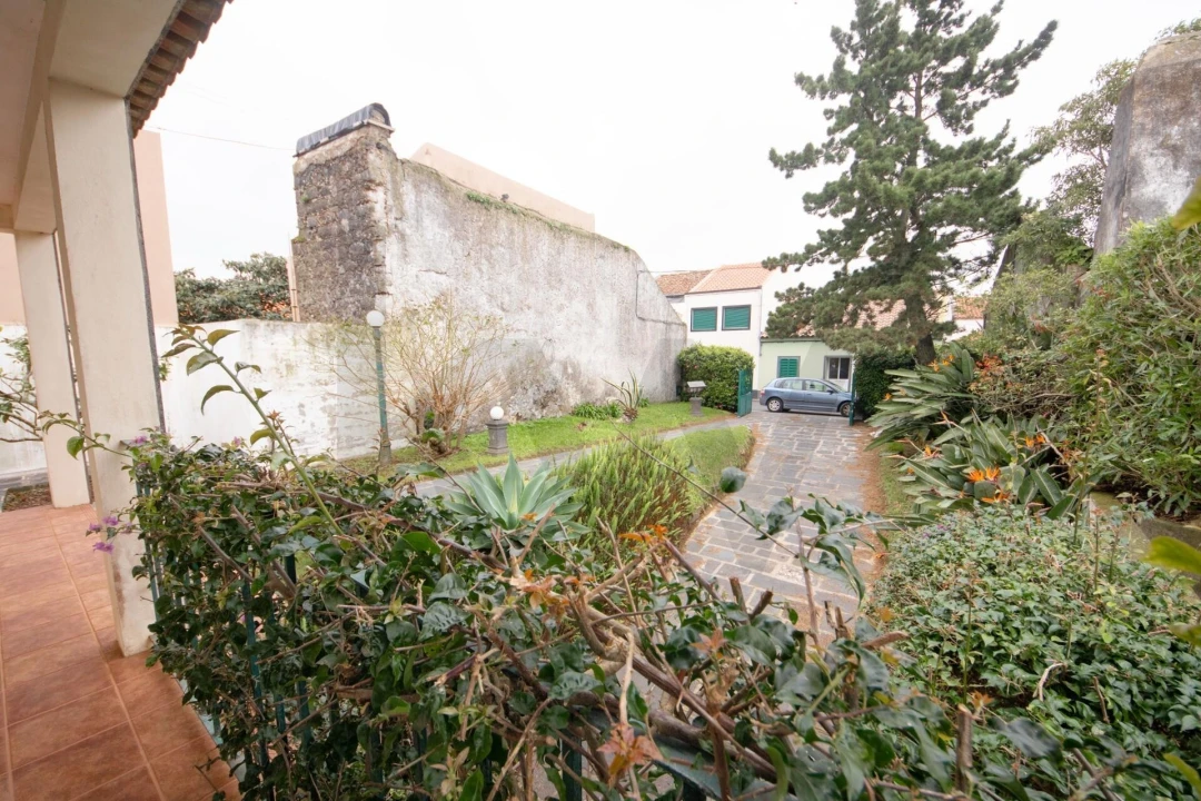 Moradia T3 para Venda em Arrifes Foto 4