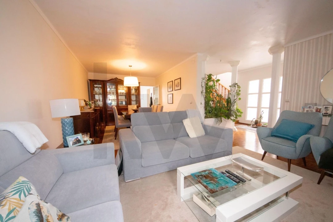 Moradia T3 para Venda em Arrifes Foto 7