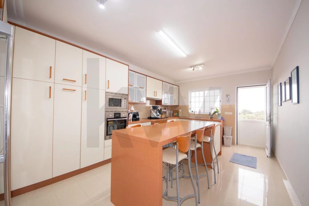 Moradia T3 para Venda em Arrifes Foto 15