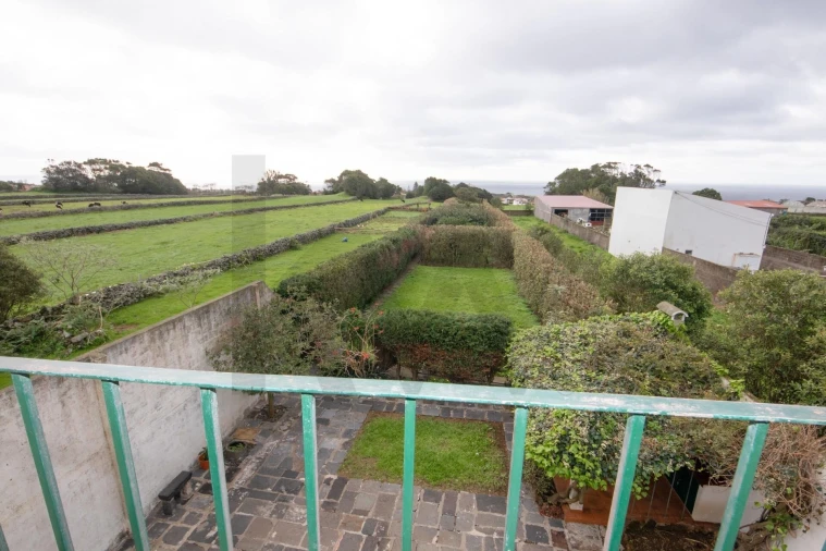 Moradia T3 para Venda em Arrifes Foto 12