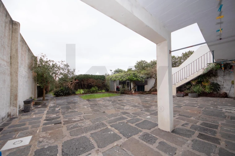 Moradia T3 para Venda em Arrifes Foto 14