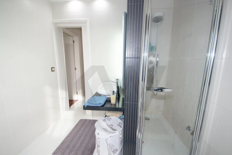 Moradia T3 para Venda em Arrifes Foto 36