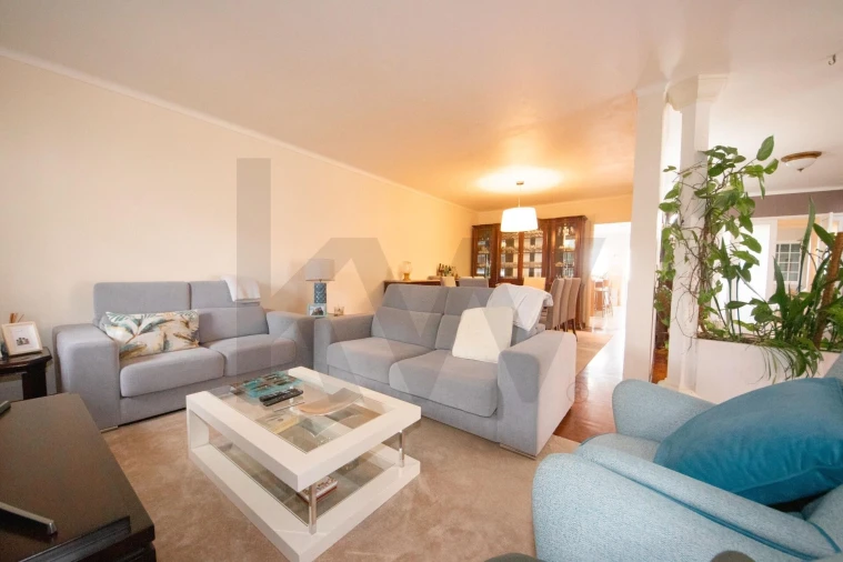 Moradia T3 para Venda em Arrifes Foto 5