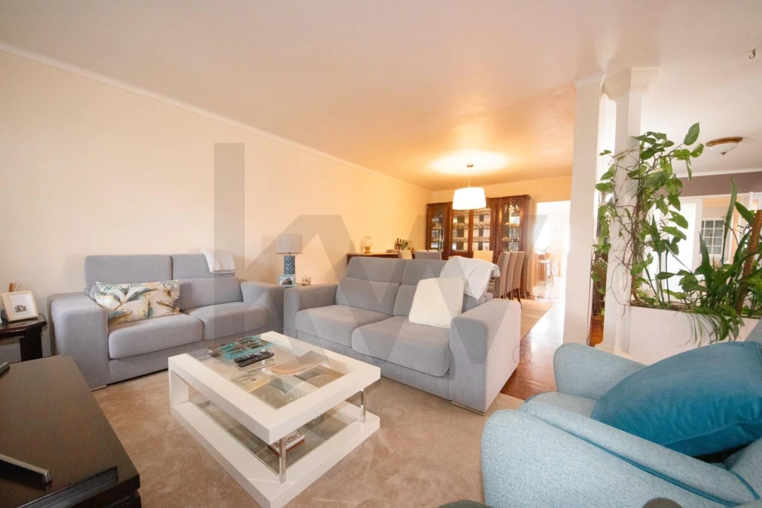 Moradia T3 para Venda em Arrifes Foto 5