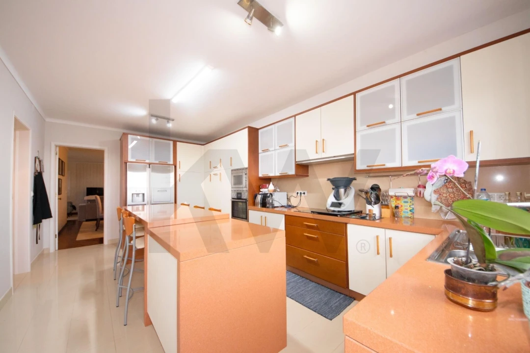 Moradia T3 para Venda em Arrifes Foto 11