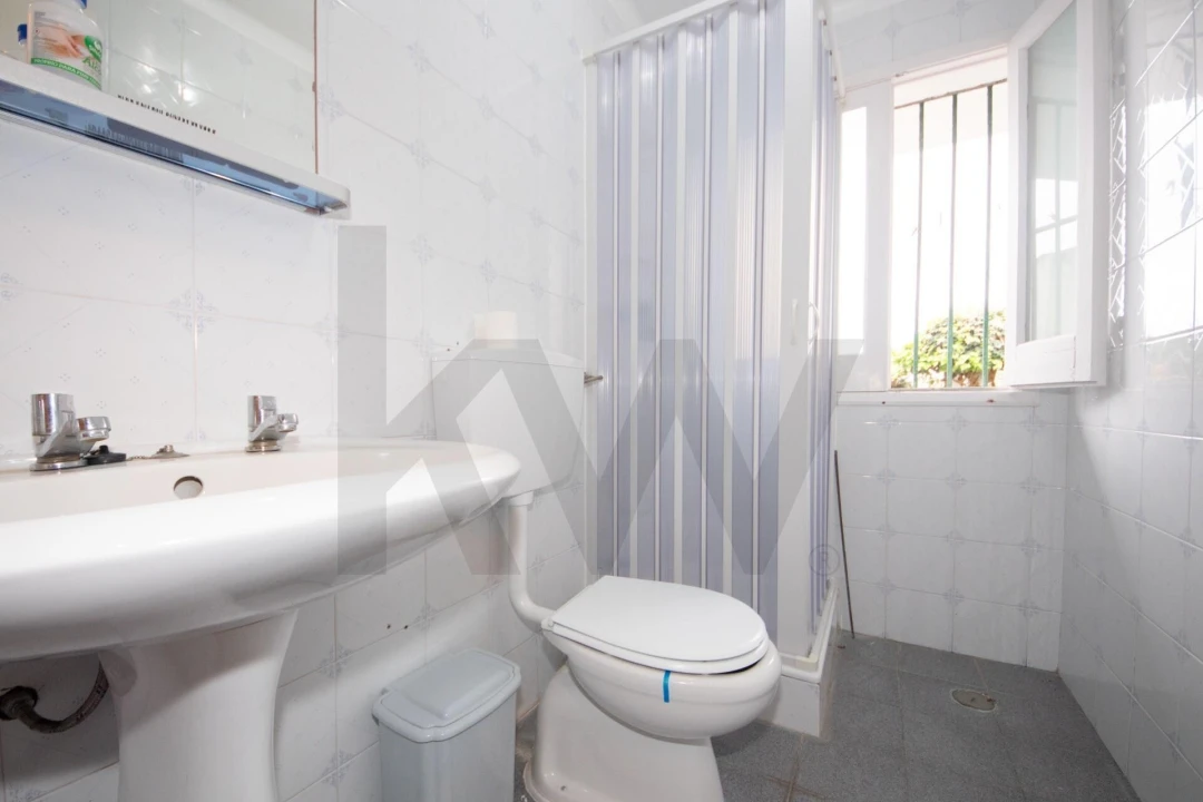 Moradia T3 para Venda em Arrifes Foto 44