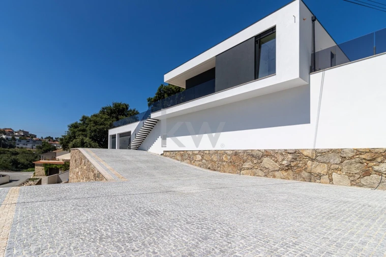 Moradia T4 para Venda em Gondifelos, Cavalões e Outiz Foto 3