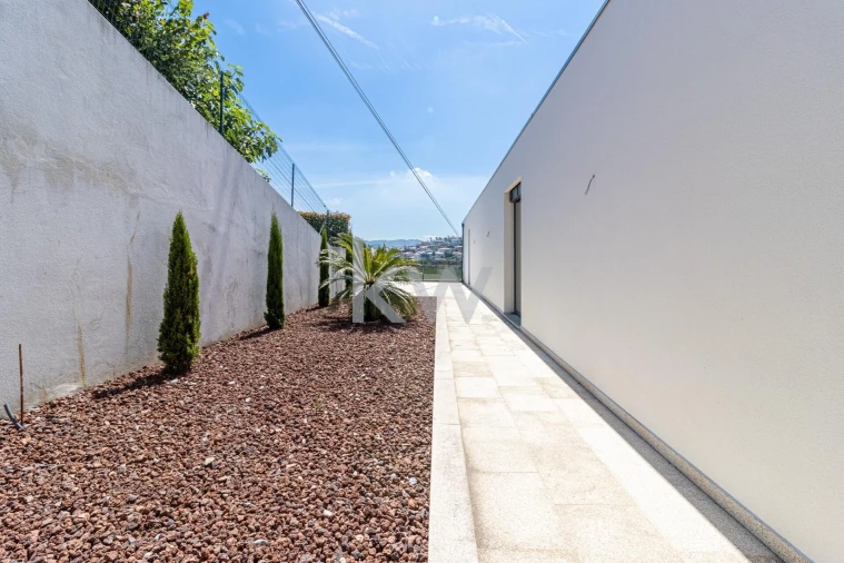 Moradia T4 para Venda em Gondifelos, Cavalões e Outiz Foto 32