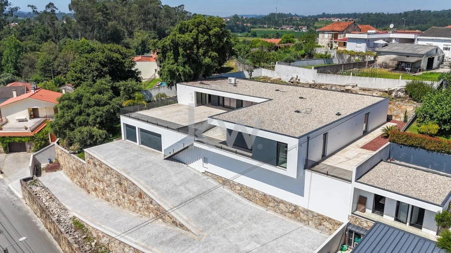 Moradia T4 para Venda em Gondifelos, Cavalões e Outiz Foto 2