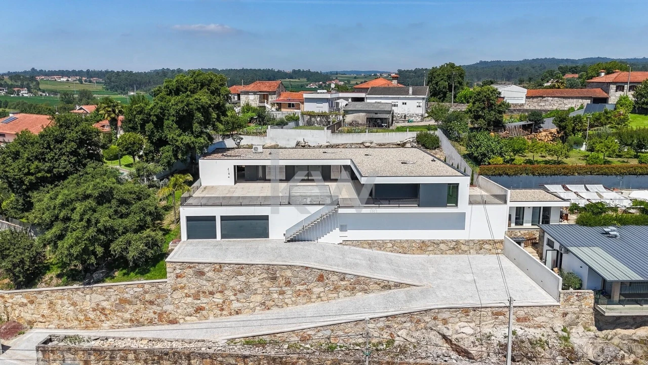 Moradia T4 para Venda em Gondifelos, Cavalões e Outiz Foto 1