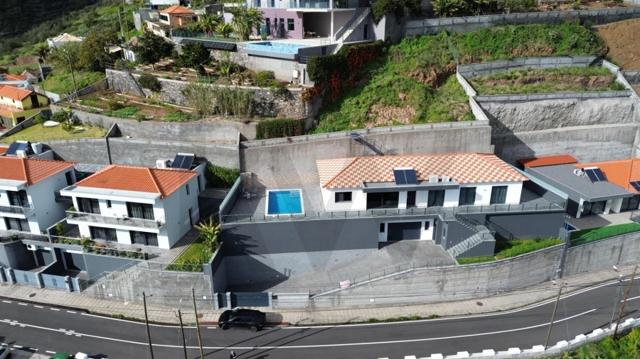 Moradia T3 para Venda em Ribeira Brava Foto 27