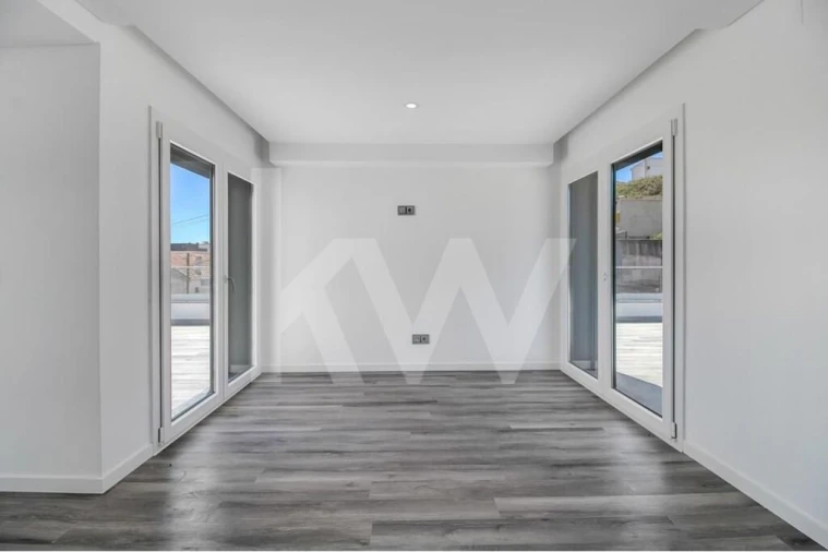 Moradia T4 para Venda em Pontinha e Famões Foto 35